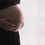 mujer embarazada por reproducción asistida