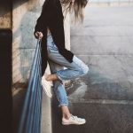 Pantalón vaquero con rotos